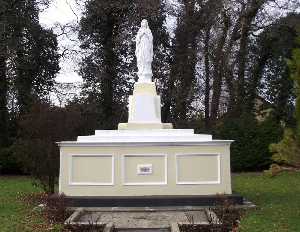Statue, St Patricks Church grounds, Garrafrauns