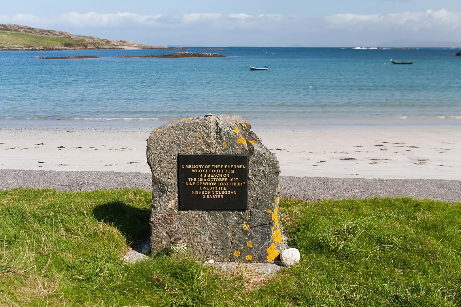 Memorial at East End Bay: “In memory of the fishermen who set out from this beach on the 28th October 1927 nine of whom lost their lives in the Inishbofin/Clegg