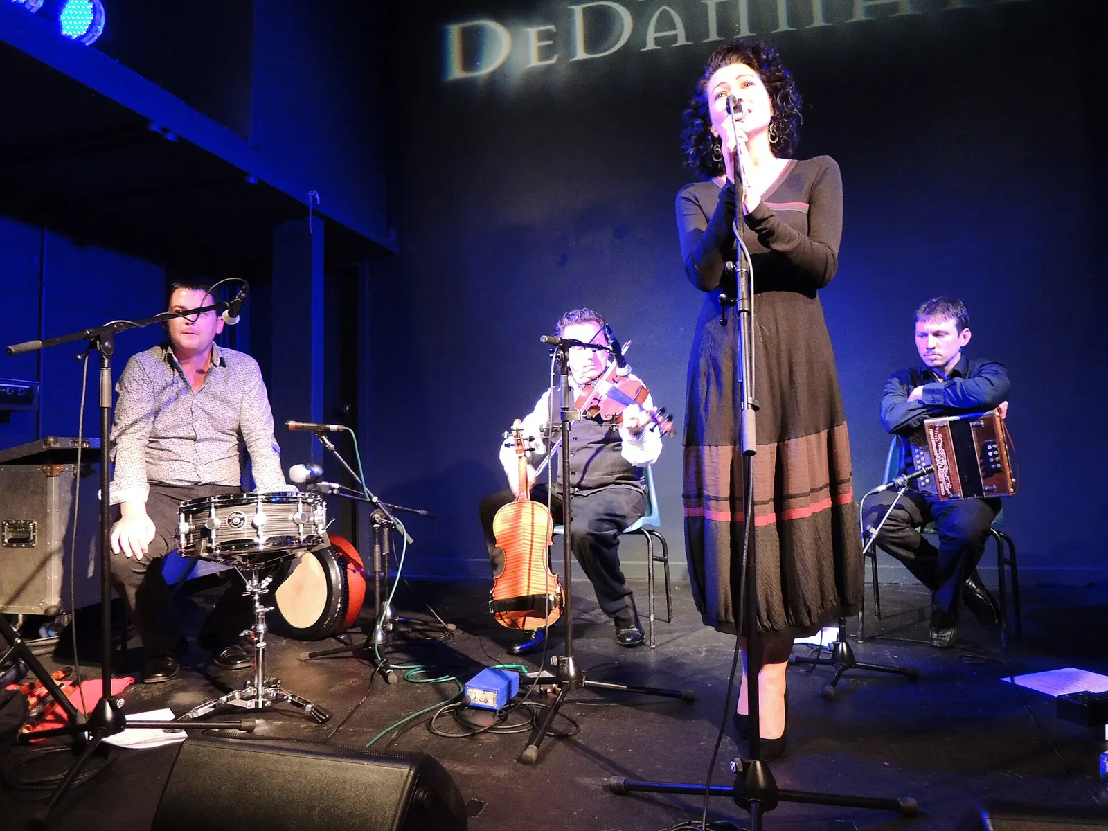 Frankie Gavin and the new De Dannan at the "Craiceann Bodhrán Festival" 2012