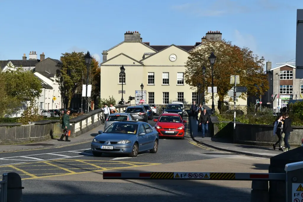 Salmon Weir Bridge