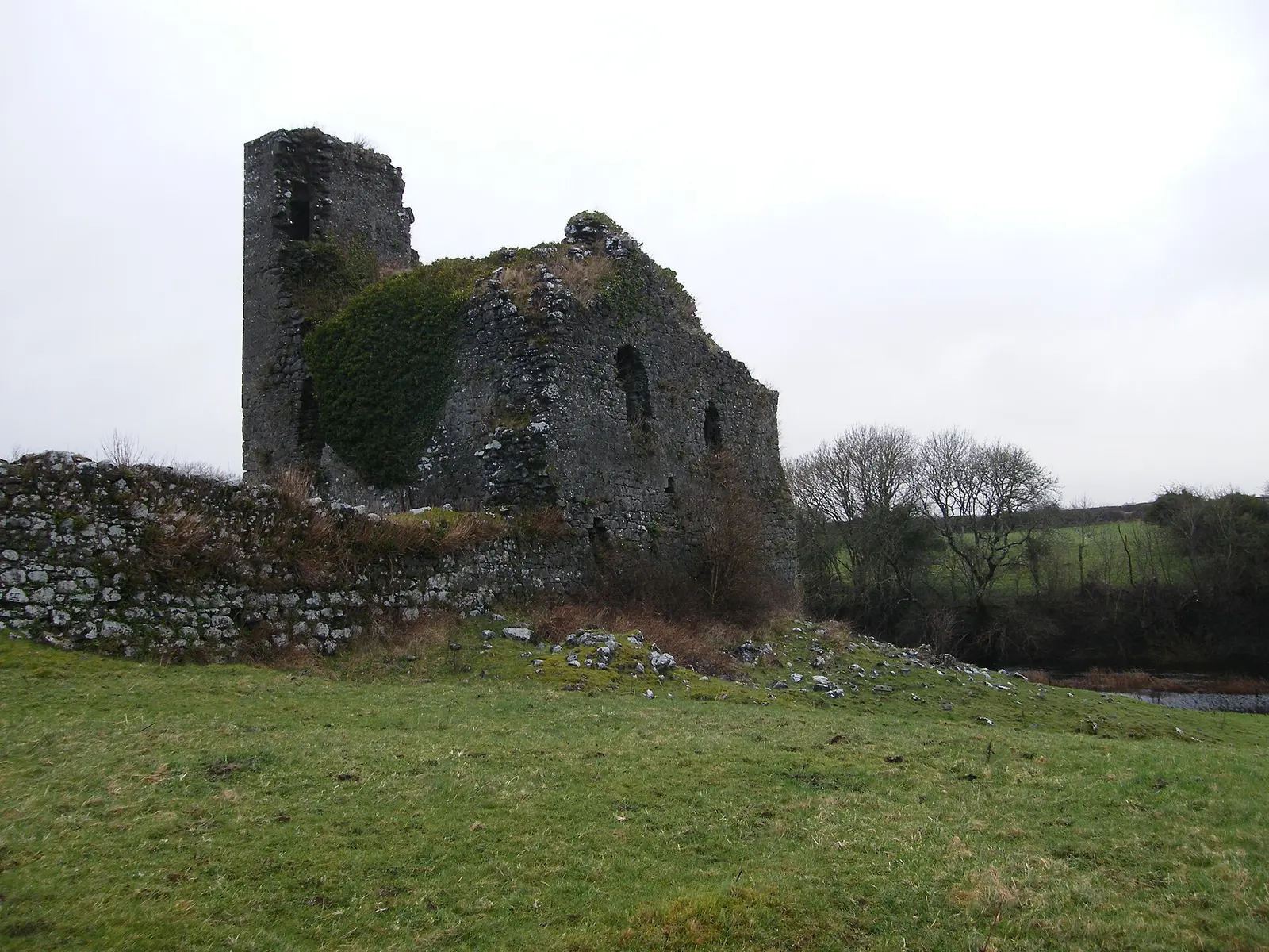 Kiltartan (or  Ballinamantain) Castle