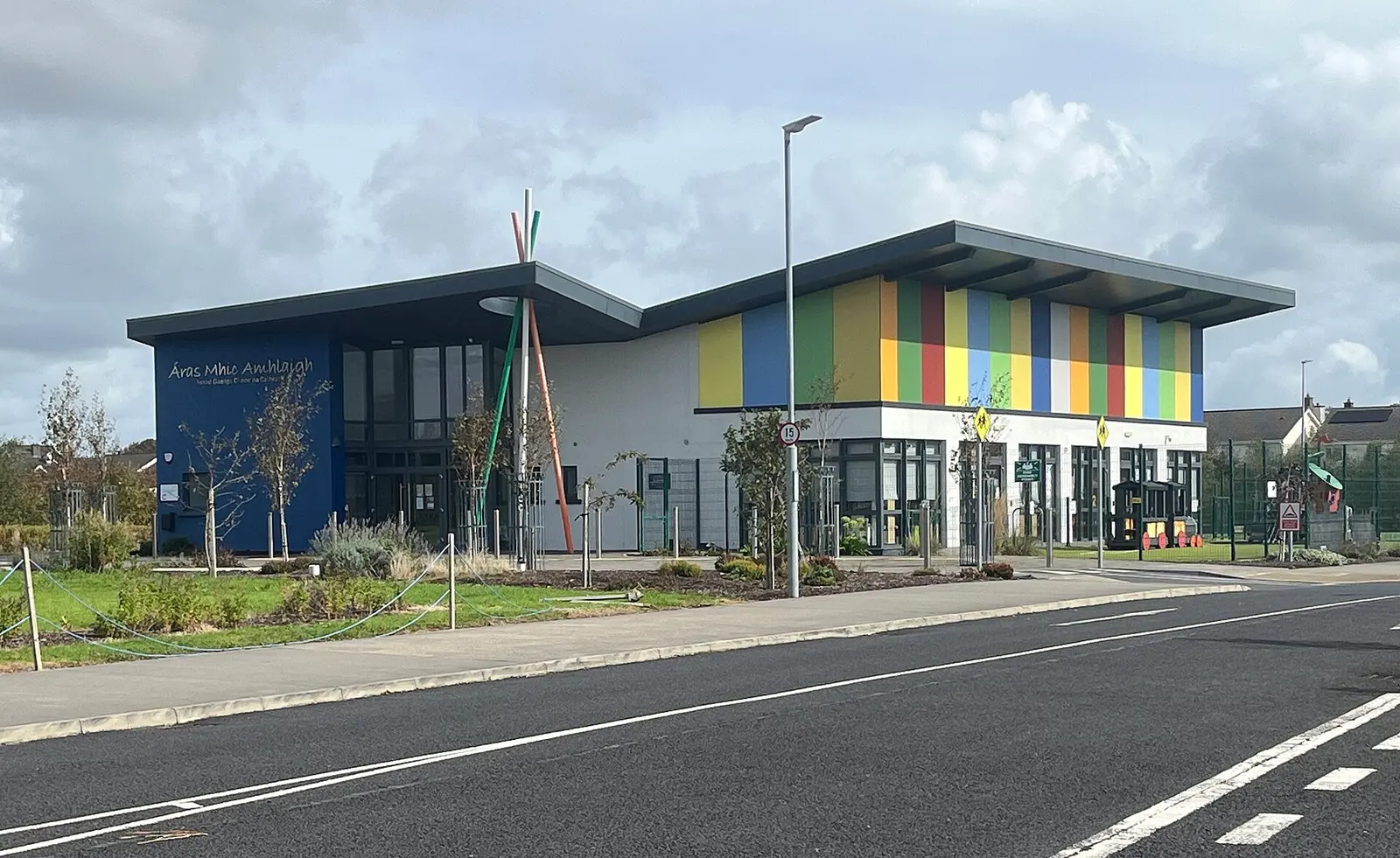 Áras Mhic Amhlaigh, hub for irish language resources in Knocknacarra