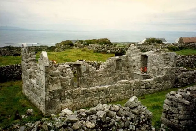 Teampall an Cheathrair Álainn