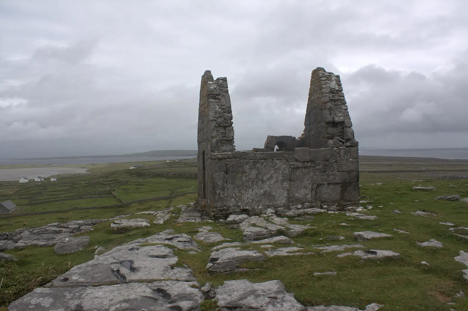 Teampall Bheanáin