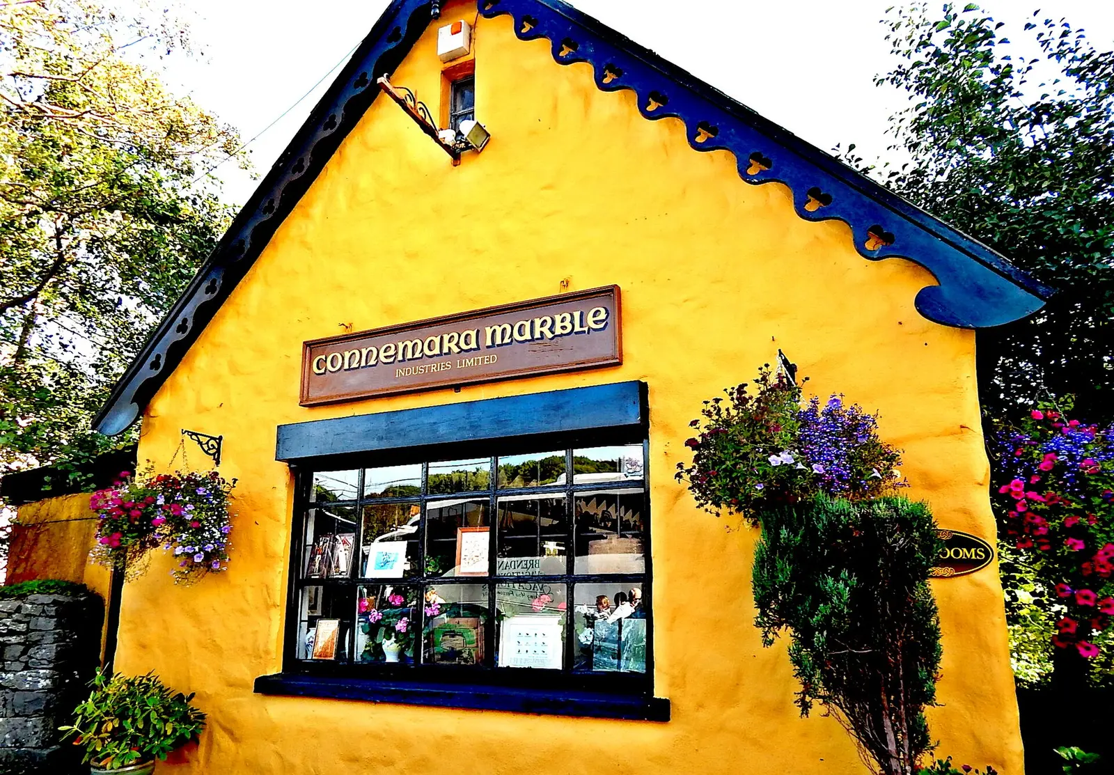 County Galway - Moycullen - Connemara Marble Craft Shop & Art Gallery