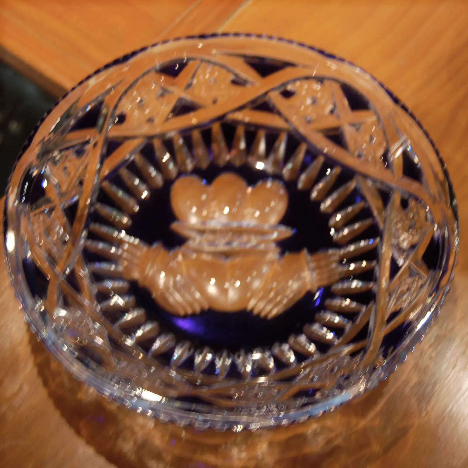 Moycullen - Celtic Crystal-Clear/Blue Claddagh Bowl