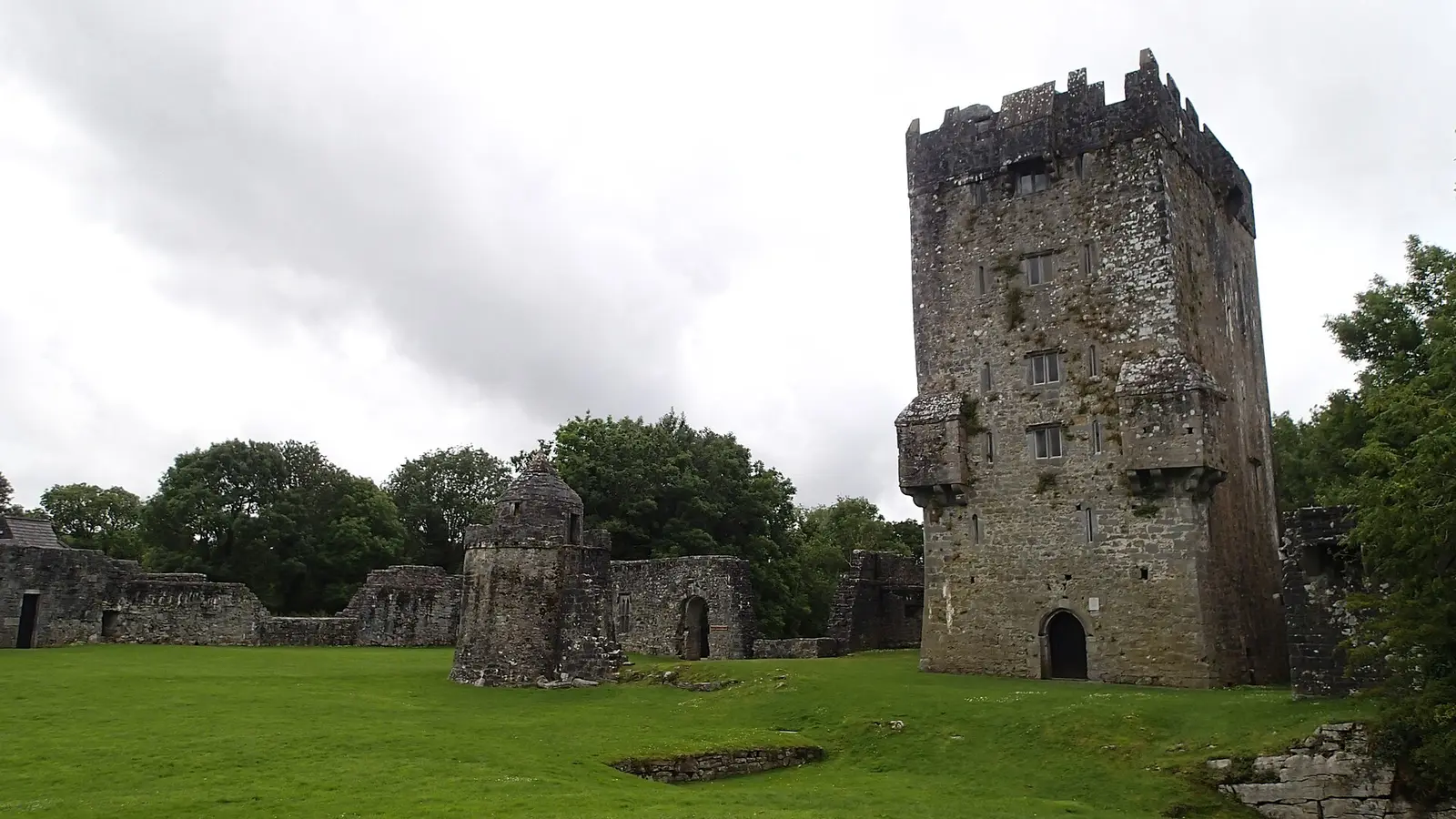 Aughnanure Castle