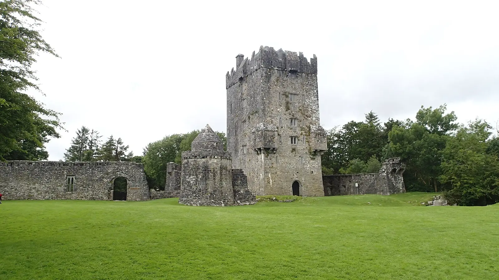 Aughnanure Castle